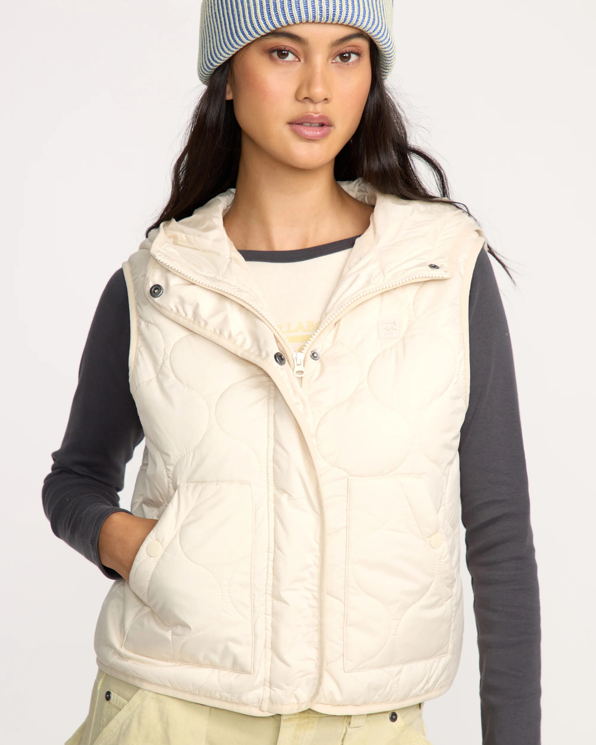 A/Div Cliffs Quilted Lightweight Vest - Whitecap - Image 2
