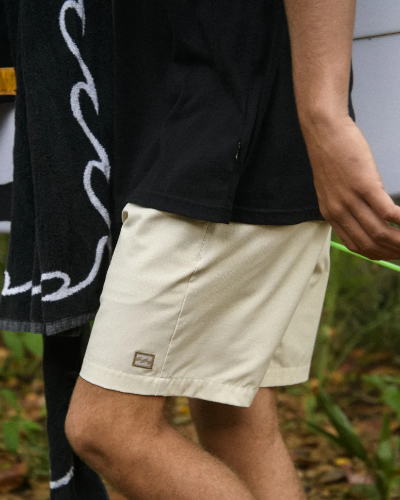 Crossfire Submersible 21" Hybrid Shorts - Bleached Sand