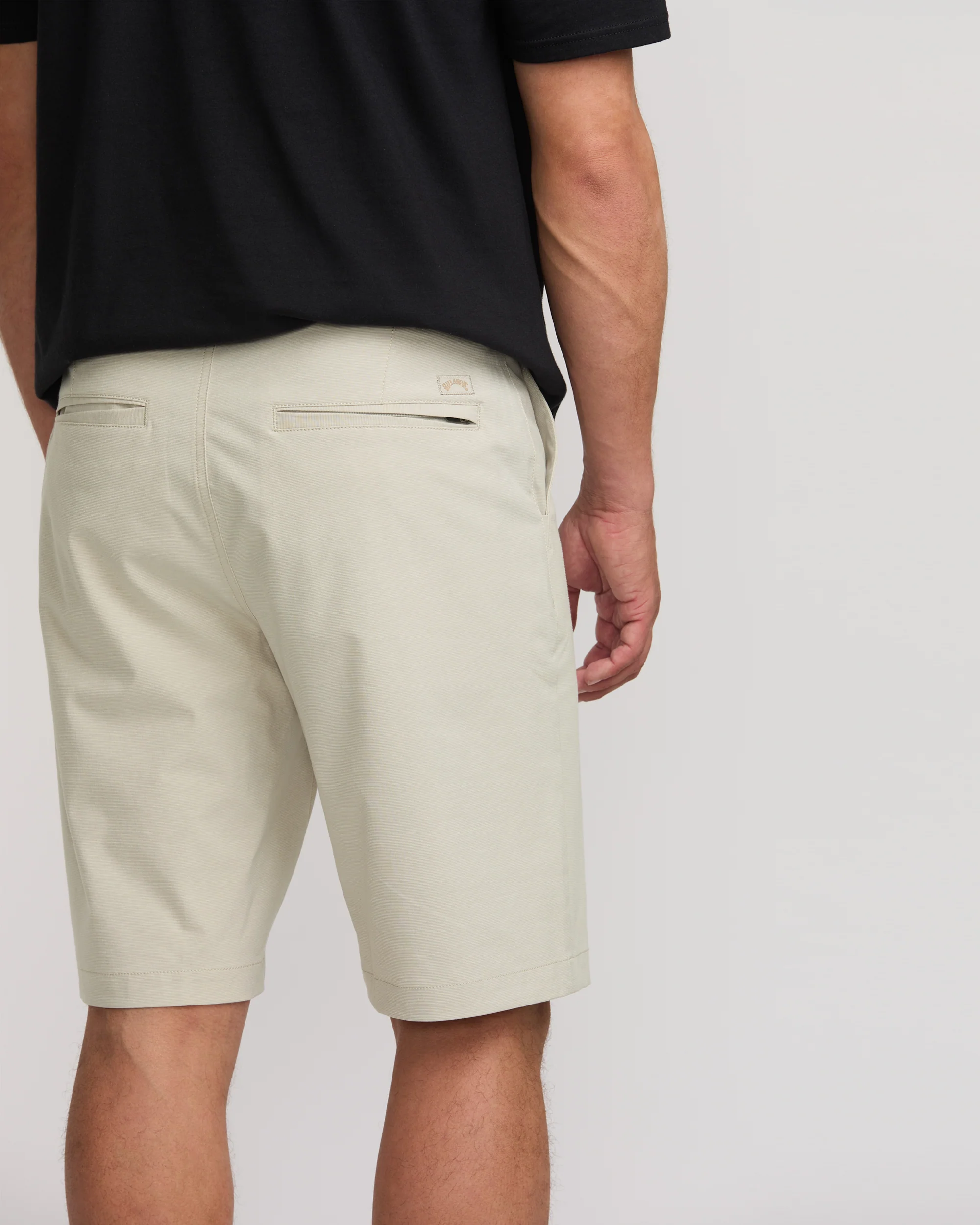Crossfire Submersible 21" Hybrid Shorts - Bleached Sand - Image 9
