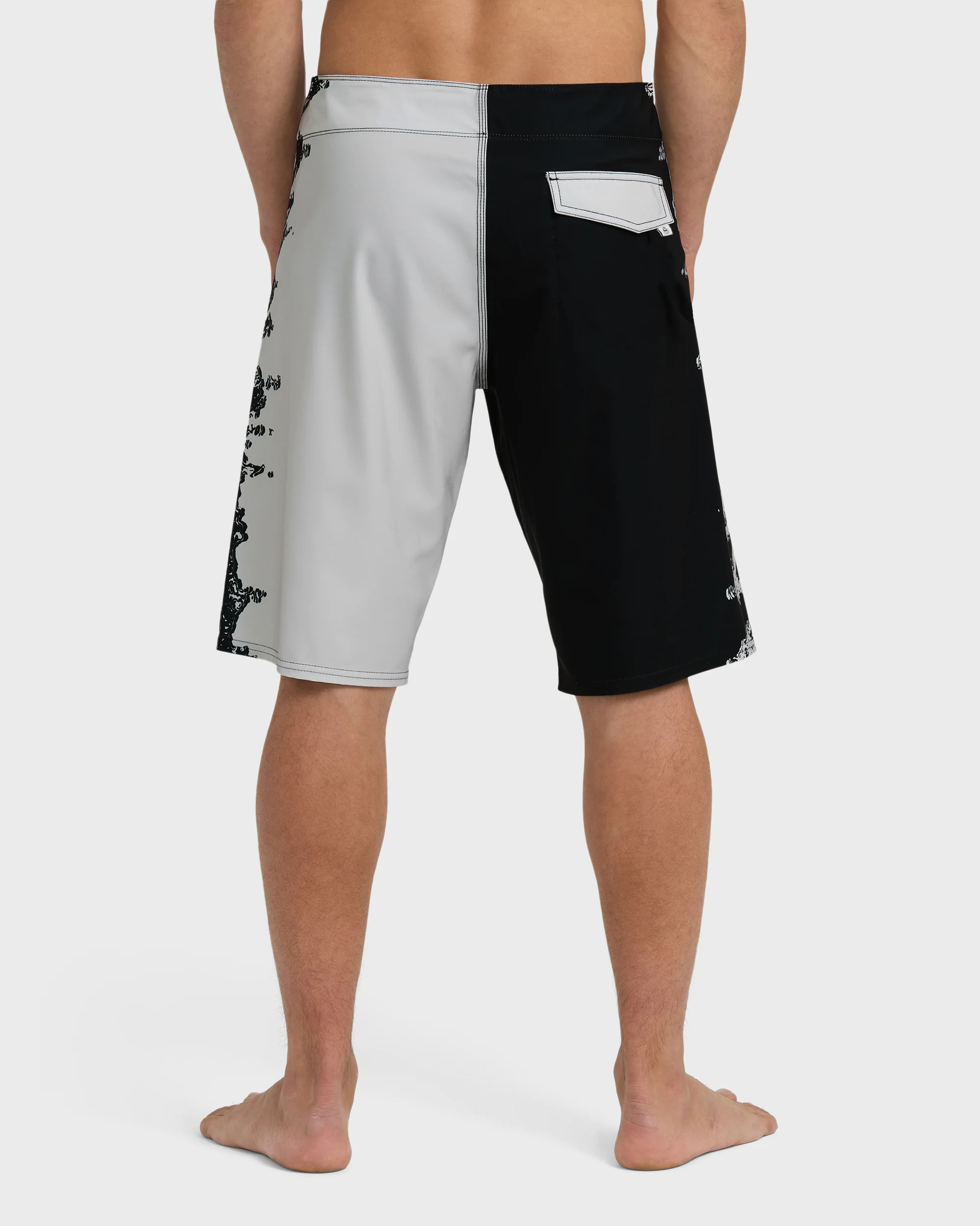 Inverted Pro 22" Boardshorts - Black/White - Image 4