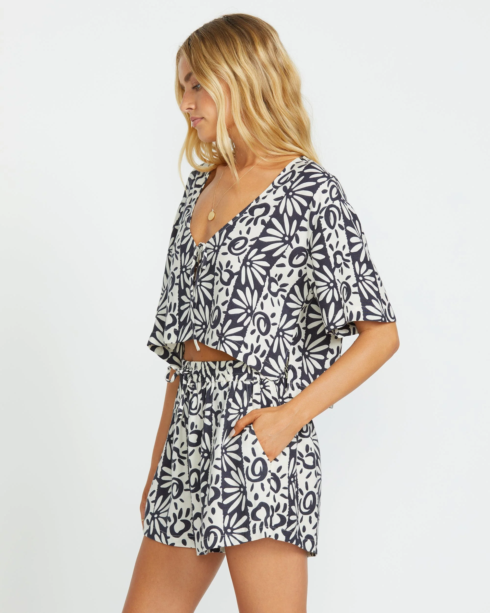 Womens Sunflower Elastic Waist Shorts - Image 4