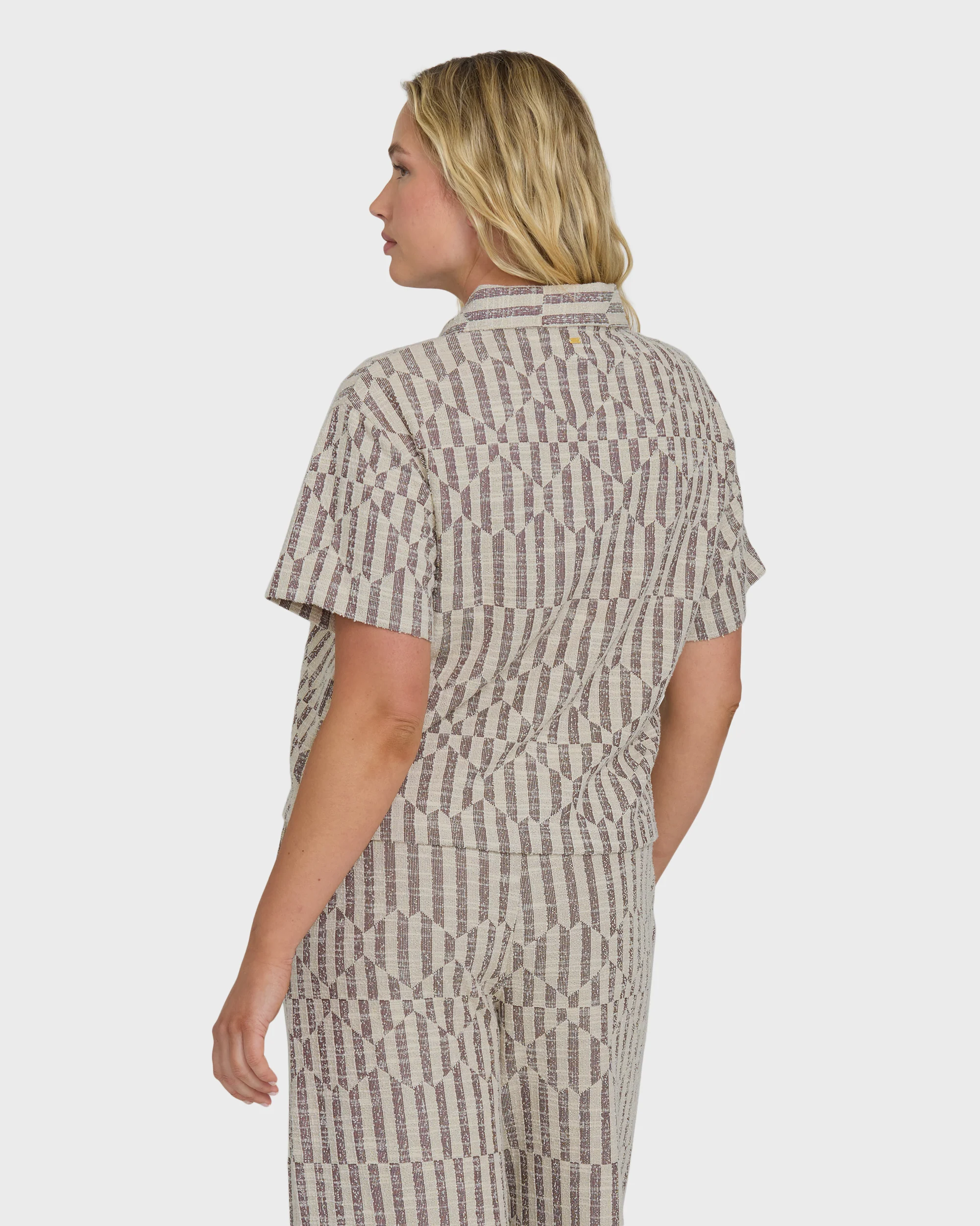 Vivid Wave Short Sleeve Top - Teak - Image 8